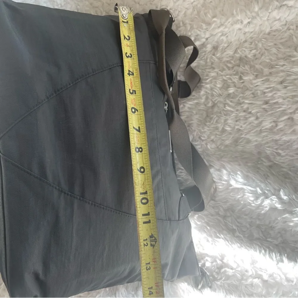 Baggallini avenue nylon